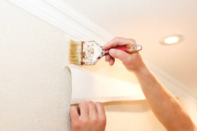 Pose de papier peint à Cossaye — revêtements muraux et toiles de verre